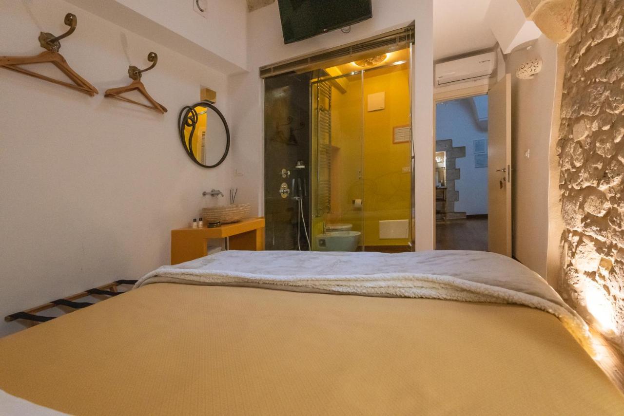 Le Nicchie luxury rooms Lecce Extérieur photo